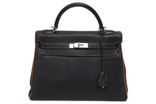 Load image into Gallery viewer, 極美品 SPO オーダー エルメス ケリー32 内縫い 読売ジャイアンツ ブラック オレンジ □P刻印 マットシルバー金具 ハンドバッグ 2WAY 中古 4b005709