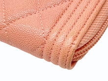 Load image into Gallery viewer, CHANEL シャネル BOY CHANEL ボーイシャネル コインケース A80602 27番台 ココマーク キャビアスキン サーモンピンク 美品 中古 4b005719