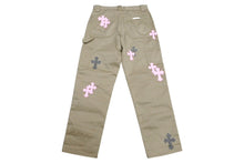 Load image into Gallery viewer, 極美品 CHROME HEARTS クロムハーツ カーペンター セメタリー クロスボール クロスパッチ パンツ サイズ30 ベージュ ピンク 中古 4b005728