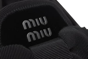 極美品 MIUMIU ミュウミュウ 24FW フラットパンプス 5S088E サイズ37 ベルベット レザー ラバー ブラック ロゴプレート 中古 4b005735