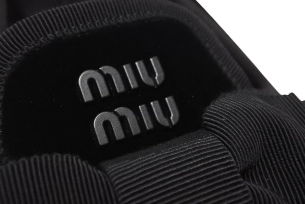 極美品 MIUMIU ミュウミュウ 24FW フラットパンプス 5S088E サイズ37 ベルベット レザー ラバー ブラック ロゴプレート 中古 4b005735