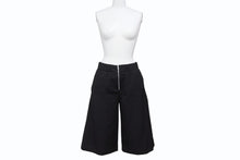Load image into Gallery viewer, 極美品 JIL SANDER ジルサンダー パンツ ジップフライ ショーツ J52KA0009 JTN319 ウール ブラック サイズ32 中古 4b005749