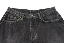 Load image into Gallery viewer, 極美品 THUG CLUB サグクラブ Tribal Tree Denim Pants トライバルデニムパンツ コットン グレー ホワイト サイズ3 中古 4b005774