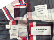 Load image into Gallery viewer, 極美品 THOM BROWNE トムブラウン 長袖シャツ チェック柄 714392 USA製 コットン レッド サイズ3 中古 4b005775