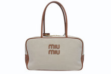 Load image into Gallery viewer, 極美品 MIUMIU ミュウミュウ トップハンドルバッグ ナチュラル 5BB163 イタリア製 キャンバス レザー ロゴ ベージュ 中古 4c005786
