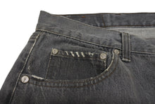 Load image into Gallery viewer, 新品未使用 CHROME HEARTS クロムハーツ セメタリー クロスパッチ デニム パンツ リーバイス LEVI`S 501 オーダー サイズ36 ブラック 中古 4b005822