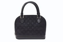 Load image into Gallery viewer, 極美品 LOUIS VUITTON ルイヴィトン モノグラムサテン リトル アルマ ミニハンドバッグ M92146 ブラック シルバー金具 中古 4b005834