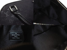 Load image into Gallery viewer, 極美品 LOUIS VUITTON ルイヴィトン モノグラムサテン リトル アルマ ミニハンドバッグ M92146 ブラック シルバー金具 中古 4b005834