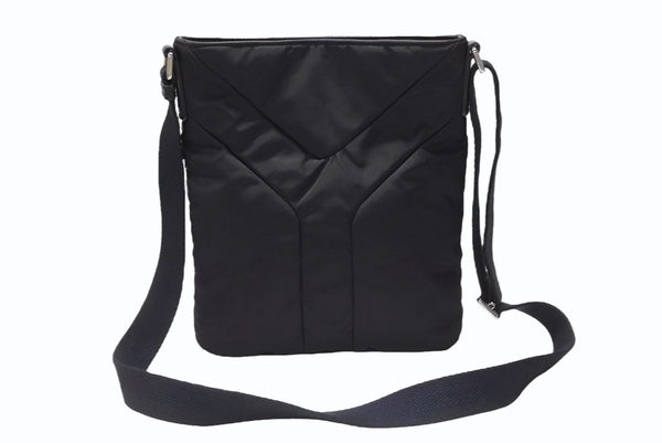 極美品 YVES SAINT LAURENT イヴサンローラン ナイロン ショルダーバッグ ブラック ブラック ネイビー 273674.213317 シルバー金具 中古 4b005839