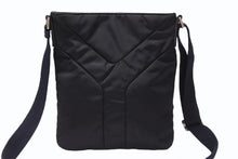 画像をギャラリービューアに読み込む, 極美品 YVES SAINT LAURENT イヴサンローラン ナイロン ショルダーバッグ ブラック ブラック ネイビー 273674.213317 シルバー金具 中古 4b005839