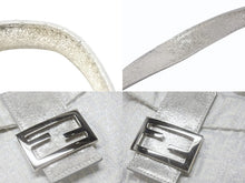 画像をギャラリービューアに読み込む, FENDI フェンディ ズッキーノ柄 マンマバケット グリッター ワンショルダーバッグ 8BR003 キャンバス シルバー シルバー金具 美品 中古 4b005843