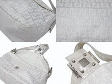 画像をギャラリービューアに読み込む, FENDI フェンディ ズッキーノ柄 マンマバケット グリッター ワンショルダーバッグ 8BR003 キャンバス シルバー シルバー金具 美品 中古 4b005843