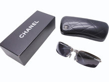Load image into Gallery viewer, CHANEL シャネル サングラス アイウェア 4008 c.123/77 サイズ67◻︎14 115 ココマーク ブルー グレー シルバー 美品 中古 4b005857