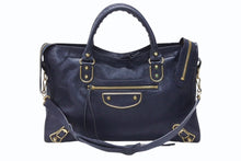 画像をギャラリービューアに読み込む, BALENCIAGA バレンシアガ クラシック メタリック エッジ シティ 2WAY ショルダーバッグ 390154 ネイビー ゴールド金具 美品 中古 4b005865