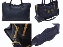 画像をギャラリービューアに読み込む, BALENCIAGA バレンシアガ クラシック メタリック エッジ シティ 2WAY ショルダーバッグ 390154 ネイビー ゴールド金具 美品 中古 4b005865