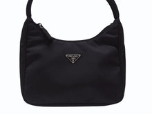 画像をギャラリービューアに読み込む, 極美品 PRADA プラダ ホーボー ワンショルダーバッグ MV515 トライアングルロゴ 三角ロゴプレート ナイロン ブラック 中古 4b005866
