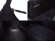 画像をギャラリービューアに読み込む, 極美品 PRADA プラダ ホーボー ワンショルダーバッグ MV515 トライアングルロゴ 三角ロゴプレート ナイロン ブラック 中古 4b005866