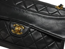 Load image into Gallery viewer, CHANEL シャネル マトラッセ25 Sフラップ Wチェーンショルダーバッグ 1番台 ココマーク ラムスキン ブラック ポーチ付き 美品 中古 4b005914