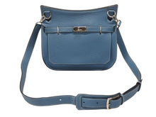 Load image into Gallery viewer, 極美品 HERMES エルメス ショルダーバッグ ジプシエール28 □M シルバー金具 ブルージーン トリヨンクレマンス 中古 4b005915