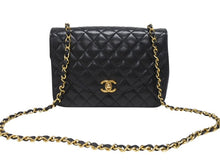 Load image into Gallery viewer, 極美品 CHANEL シャネル ハーフムーン マトラッセ22 Sフラップ Sチェーンショルダーバッグ 0番台 ラムスキン ココマーク ブラック 中古 4b005919