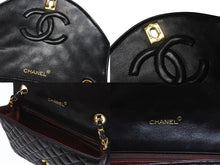 Load image into Gallery viewer, 極美品 CHANEL シャネル ハーフムーン マトラッセ22 Sフラップ Sチェーンショルダーバッグ 0番台 ラムスキン ココマーク ブラック 中古 4b005919