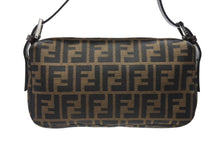 画像をギャラリービューアに読み込む, 極美品 FENDI フェンディ マンマバケット ワンショルダーバッグ 26424 ズッカ柄 キャンバス レザー ブラウン シルバー金具 中古 4b005921