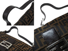画像をギャラリービューアに読み込む, 極美品 FENDI フェンディ マンマバケット ワンショルダーバッグ 26424 ズッカ柄 キャンバス レザー ブラウン シルバー金具 中古 4b005921