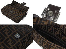 画像をギャラリービューアに読み込む, 極美品 FENDI フェンディ マンマバケット ワンショルダーバッグ 26424 ズッカ柄 キャンバス レザー ブラウン シルバー金具 中古 4b005921