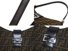 Load image into Gallery viewer, 極美品 FENDI フェンディ マンマバケット ショルダーバッグ ズッカ柄 台形 コットンキャンバス レザー ブラウン シルバー金具 中古 4b005925