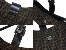 Load image into Gallery viewer, 極美品 FENDI フェンディ マンマバケット ショルダーバッグ ズッカ柄 台形 コットンキャンバス レザー ブラウン シルバー金具 中古 4b005925