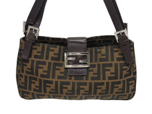画像をギャラリービューアに読み込む, FENDI フェンディ マンマバケット ワンショルダーバッグ 26424 ズッカ柄 ブラウン キャンバス レザー シルバー金具 美品 中古 4b005926