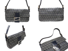 画像をギャラリービューアに読み込む, 極美品 FENDI フェンディ ズッキーノ柄 マンマバケット ワンショルダーバッグ 26424 ネイビー シルバー シルバー金具 中古 4b005928