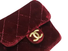 Load image into Gallery viewer, CHANEL シャネル ミニミニ マトラッセ チェーンショルダーポーチ 1番台 ココマーク ベロア ボルドー ゴールド金具 美品 中古 4b005931