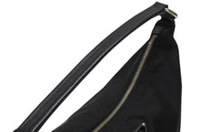 画像をギャラリービューアに読み込む, PRADA プラダ ホーボー ワンショルダーバッグ ハンドバッグ トライアングルロゴ BR3291 ナイロン レザー ブラック シルバー金具 美品 中古 4b005934