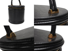 Load image into Gallery viewer, LOUIS VUITTON ルイヴィトン カンヌ エピ ノワール ハンドバッグ M48032 エピレザー ブラック ゴールド金具 美品 中古 4b005937