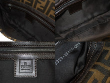 画像をギャラリービューアに読み込む, FENDI フェンディ マンマバケット ワンショルダーバッグ 26424 ズッカ柄 キャンバス レザー ブラウン シルバー金具 美品 中古 4b005938