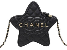 Load image into Gallery viewer, 新品同様 CHANEL シャネル スターシェイプ チェーンショルダーバッグ AS4579 ランダム番台 ココマーク ラムスキン ブラック 中古 4b005951