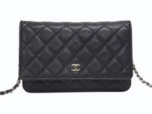 Load image into Gallery viewer, 極美品 CHANEL シャネル クラシック チェーンウォレット AP0250 30番台 キャビアスキン ココマーク キルティング ブラック 中古 4b005962