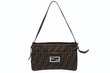 画像をギャラリービューアに読み込む, 極美品 FENDI フェンディ ズッカ柄 ワンショルダーバッグ ジャガードキャンバス レザー ブラウン ベージュ ブラック シルバー金具 中古 4b005964