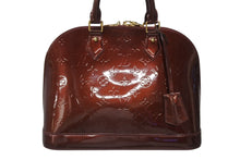 Load image into Gallery viewer, LOUIS VUITTON ルイヴィトン アルマPM ハンドバッグ M91691 モノグラム ヴェルニ ルージュフォーヴィスト ゴールド金具 美品 中古 4b005975