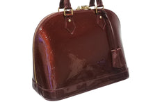 Load image into Gallery viewer, LOUIS VUITTON ルイヴィトン アルマPM ハンドバッグ M91691 モノグラム ヴェルニ ルージュフォーヴィスト ゴールド金具 美品 中古 4b005975