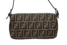 画像をギャラリービューアに読み込む, 極美品 FENDI フェンディ マンマバケット ワンショルダーバッグ 26424 ズッカ柄 キャンバス レザー ブラウン シルバー金具 中古 4b006012