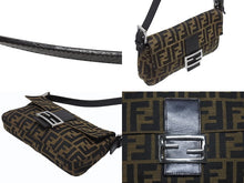 画像をギャラリービューアに読み込む, 極美品 FENDI フェンディ マンマバケット ワンショルダーバッグ 26424 ズッカ柄 キャンバス レザー ブラウン シルバー金具 中古 4b006012