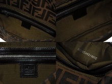 画像をギャラリービューアに読み込む, 極美品 FENDI フェンディ マンマバケット ワンショルダーバッグ 26424 ズッカ柄 キャンバス レザー ブラウン シルバー金具 中古 4b006013