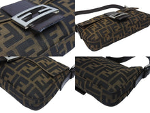 画像をギャラリービューアに読み込む, FENDI フェンディ マンマバケット ワンショルダーバッグ 26424 ズッカ柄 キャンバス レザー ブラウン シルバー金具 美品 中古 4b006014