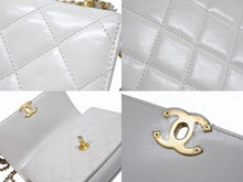Load image into Gallery viewer, CHANEL シャネル ミニマトラッセ ショルダーバッグ AS2615 ココマーク ラムスキン ホワイト ゴールド金具 美品 中古 4b006023