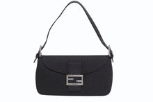 画像をギャラリービューアに読み込む, FENDI フェンディ マンマバケット ワンショルダーバッグ FF ズッキーノ柄 キャンバス レザー ブラック シルバー金具 美品 中古 4b006028