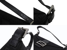 画像をギャラリービューアに読み込む, FENDI フェンディ マンマバケット ワンショルダーバッグ FF ズッキーノ柄 キャンバス レザー ブラック シルバー金具 美品 中古 4b006028