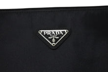 Load image into Gallery viewer, PRADA プラダ ナイロン ハンドバッグ ワンショルダーバッグ トライアングルロゴ ブラック シルバー金具 美品 中古 4b006032