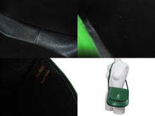 画像をギャラリービューアに読み込む, 極美品 LOUIS VUITTON ルイヴィトン ショルダーバッグ サンクルーGM M52194 エピレザー グリーン ゴールド金具 中古 4b006046